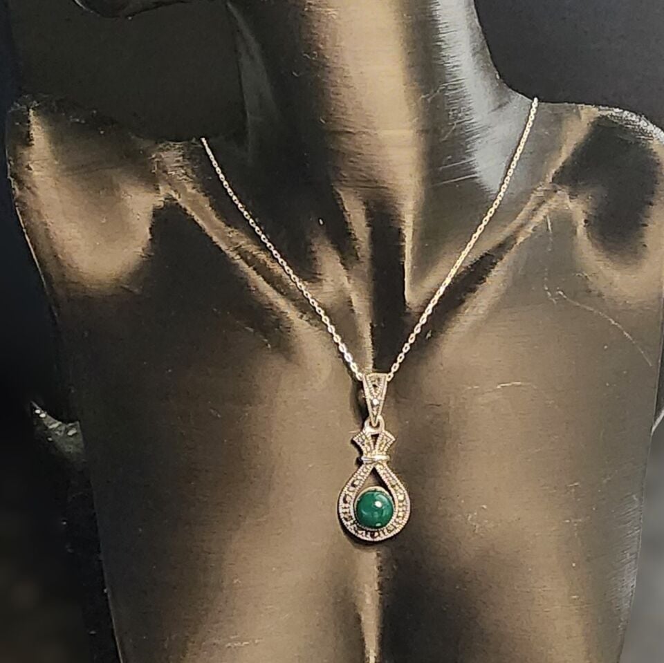 925 Ayar Gümüş Markazit Yeşil Akik Taşlı Küpe Kolye 2'li Set