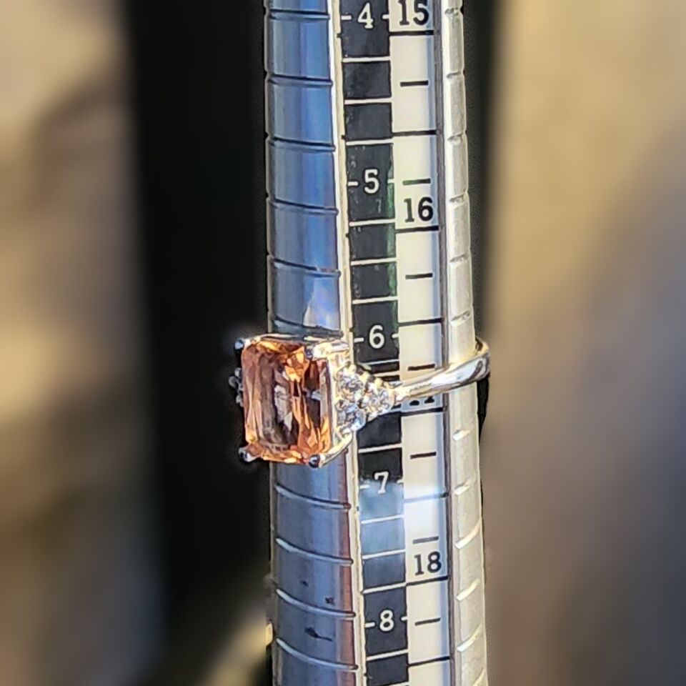 925 Ayar Gümüş Sultanit Baget Yüzük