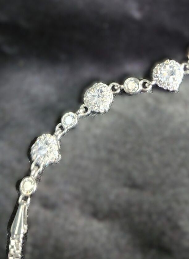 925 Ayar Gümüş Renk Zirkon Taşlı Kalp Bileklik